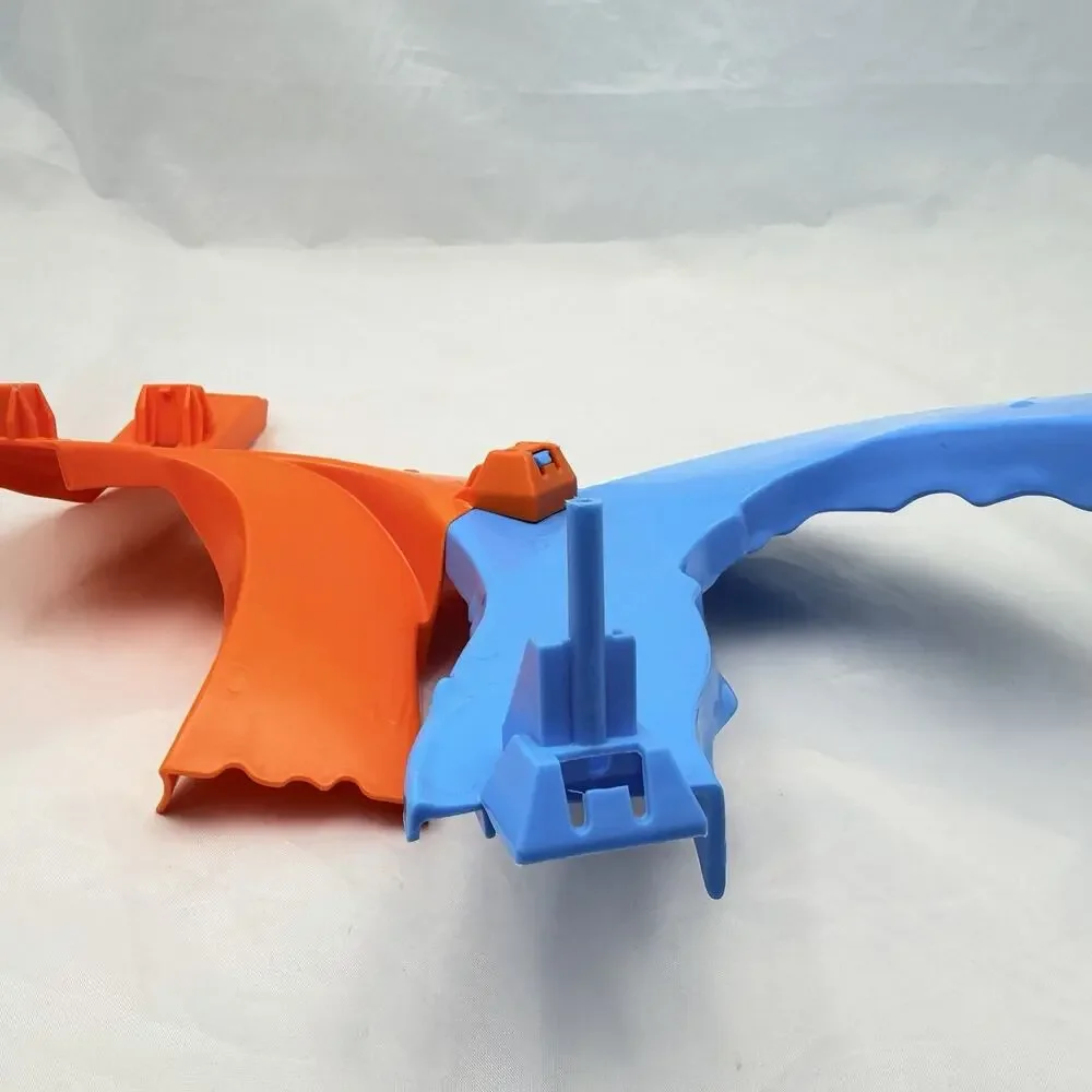 Hot Wheels blue orange